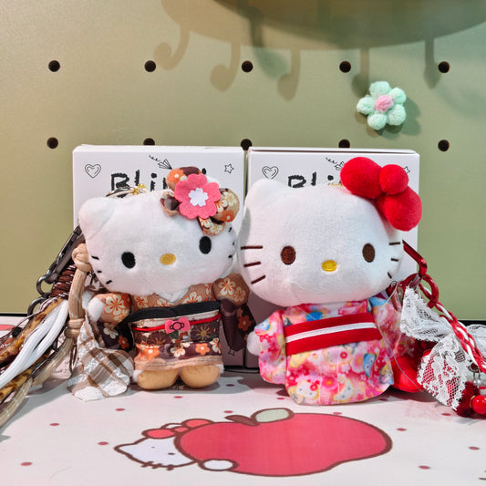 サンリオDIYビーズチャームチェーン - バッグチャームやスマホチャームとしてお使いいただけます。サンリオのぬいぐるみがランダムに1つ付いています。